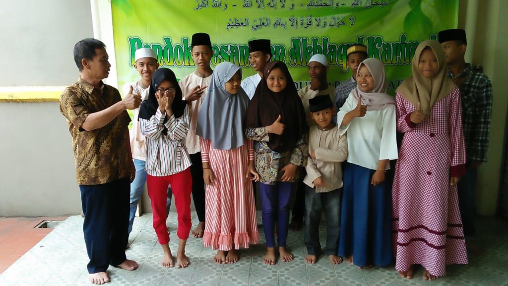 Aktifitas Yayasan Akhlaqul Karimah