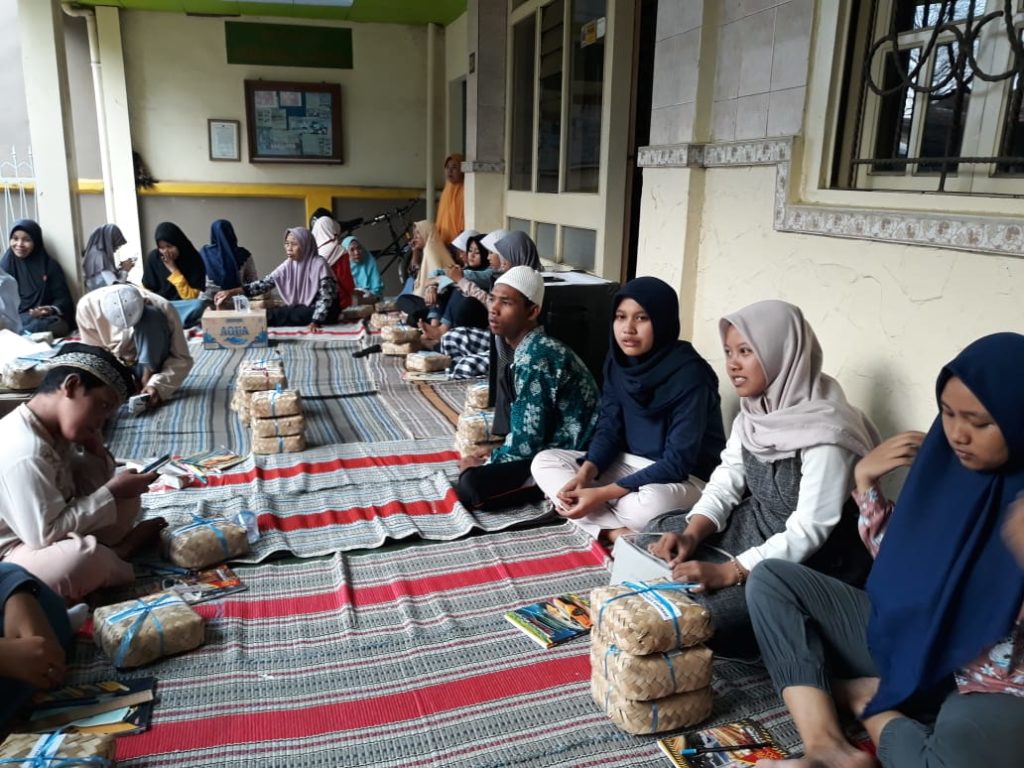 Aktifitas Yayasan Akhlaqul Karimah