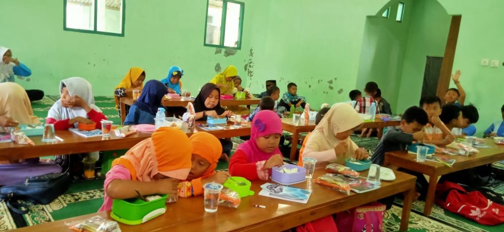 Aktifitas Yayasan Akhlaqul Karimah